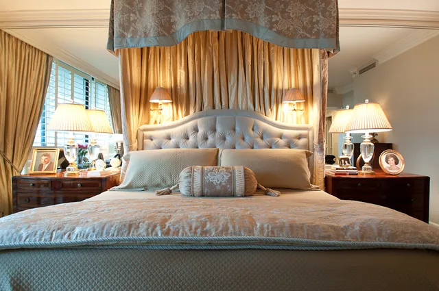 Park Place on Peachtree — Canopied bed