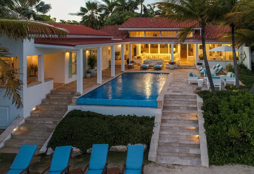 Tortuga — Villa and pool at twilight