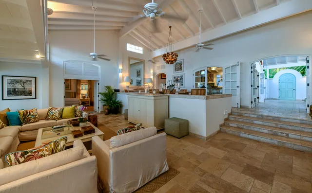 Tortuga — Great room