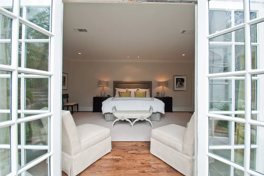 Tuxedo Park — Primary bedroom seating