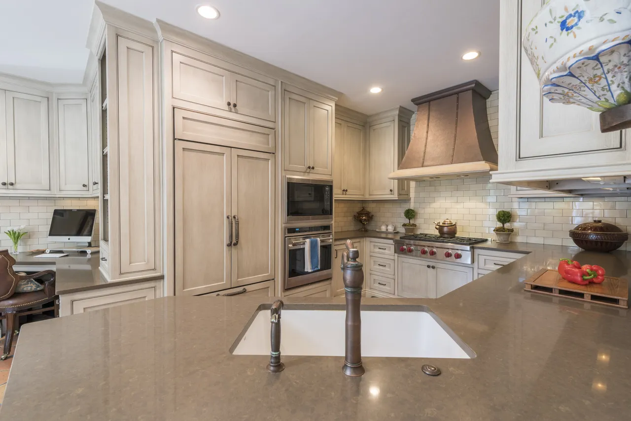 Tuxedo Road — Kitchen