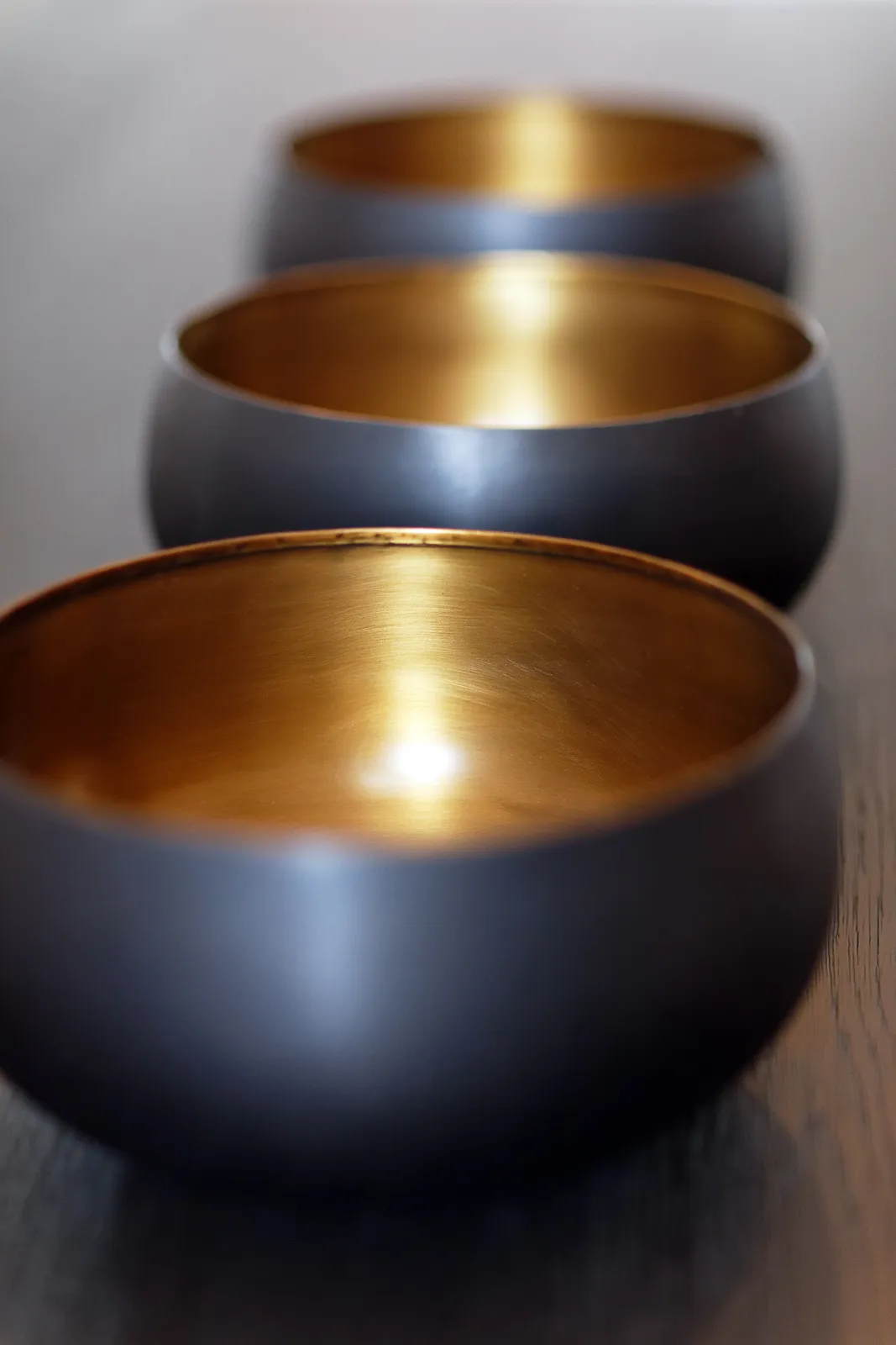 Côte d’Azur — Bronze bowls, detail