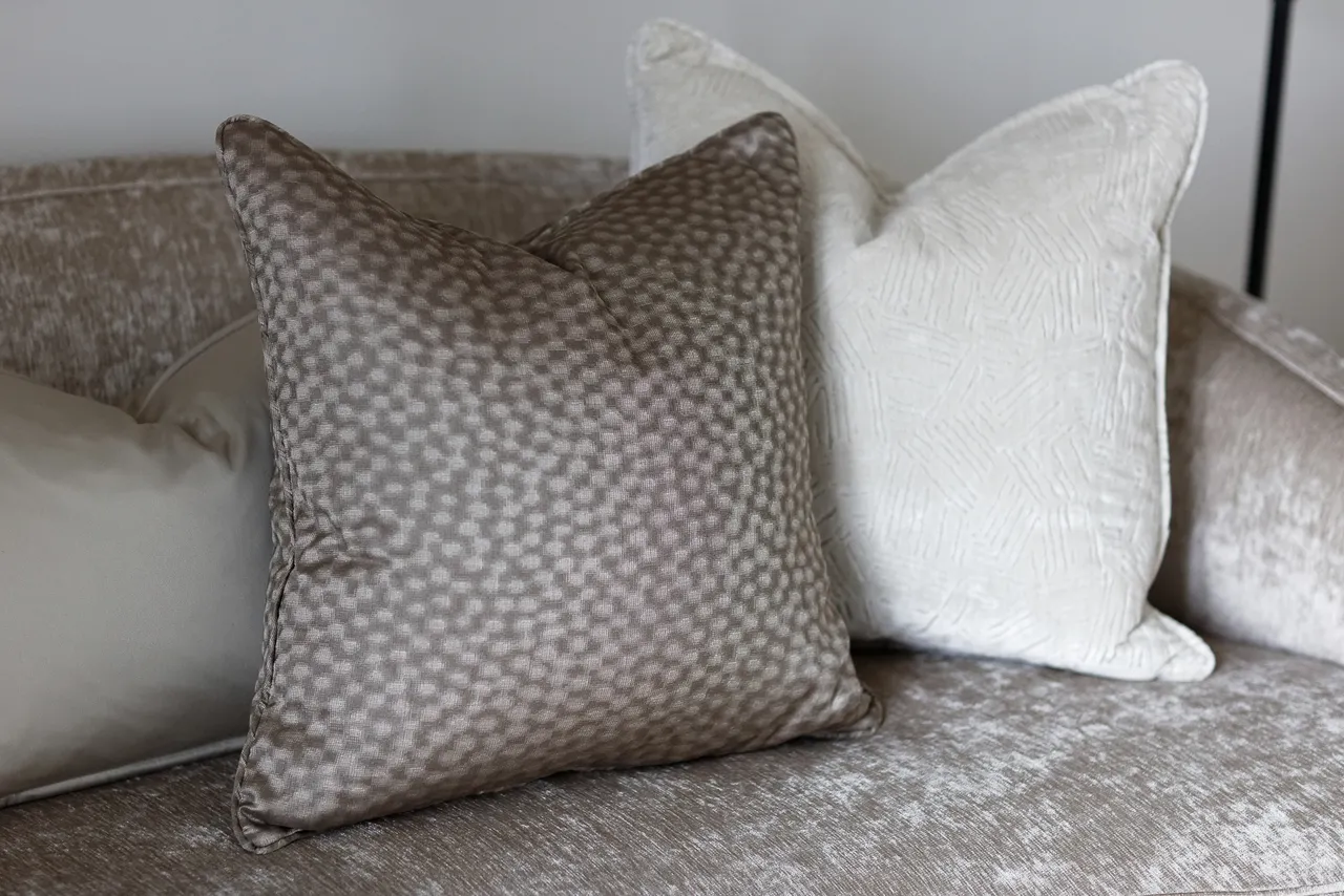 Côte d’Azur — Velvet pillows, detail