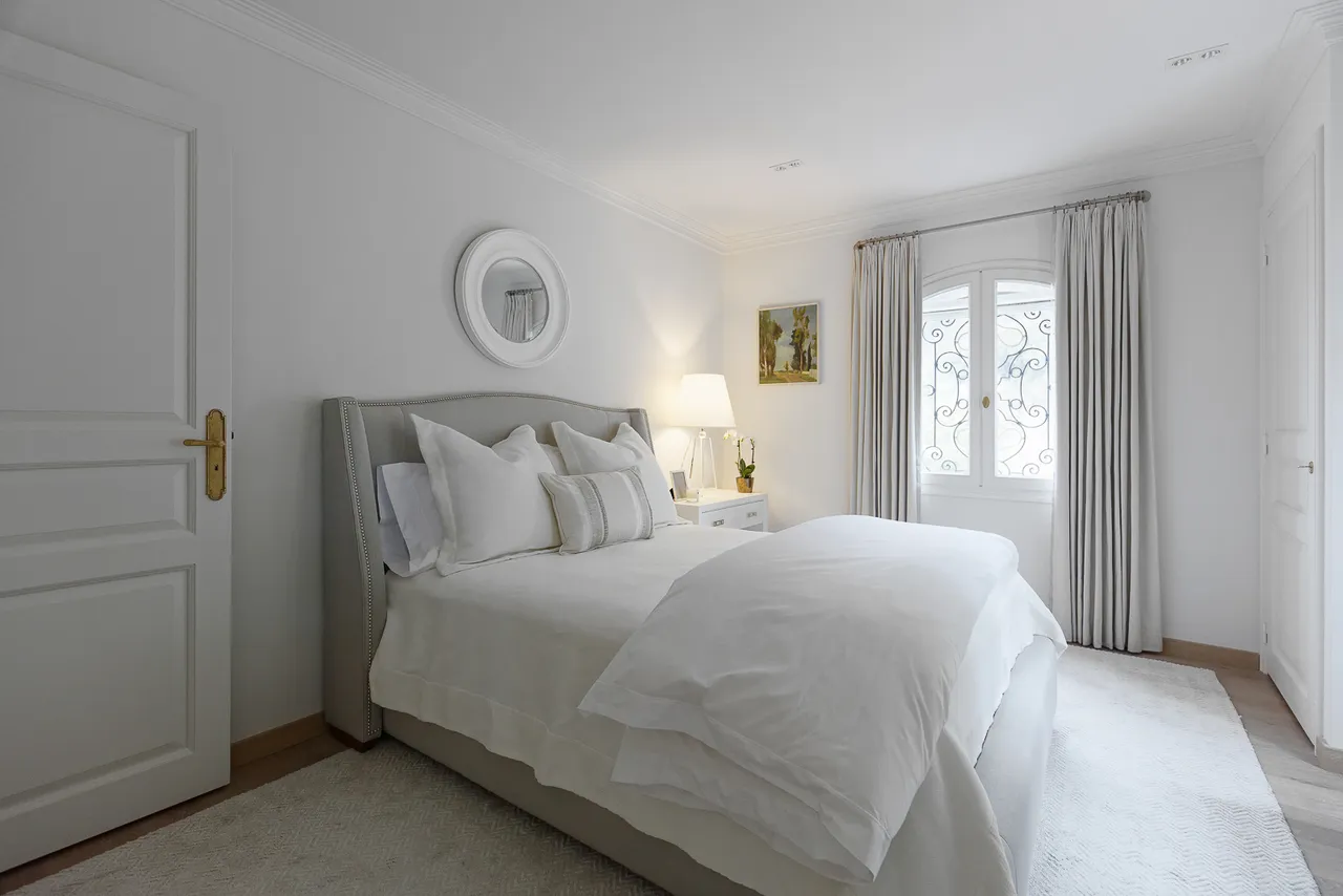 Côte d’Azur — Guest bedroom
